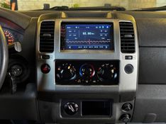 NISSAN FRONTIER 2.5 SE ATTACK 4X4 CD TURBO ELETRONIC 2012/2013 GRIFFCAR MULTIMARCAS DOIS IRMÃOS / Carros no Vale