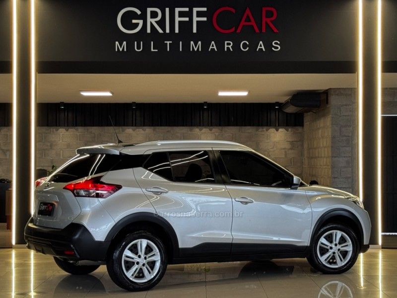 NISSAN KICKS 1.6 16V S 2019/2020 GRIFFCAR MULTIMARCAS DOIS IRMÃOS / Carros no Vale NISSAN KICKS 1.6 16V S 2019/2020 GRIFFCAR MULTIMARCAS DOIS IRMÃOS / Carros no Vale