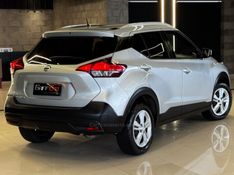 NISSAN KICKS 1.6 16V S 2019/2020 GRIFFCAR MULTIMARCAS DOIS IRMÃOS / Carros no Vale