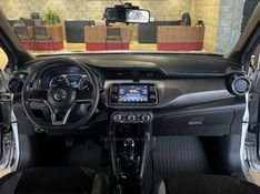 NISSAN KICKS 1.6 16V S 2019/2020 GRIFFCAR MULTIMARCAS DOIS IRMÃOS / Carros no Vale