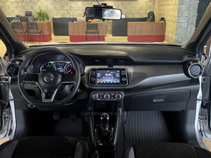 NISSAN KICKS 1.6 16V S 2019/2020 GRIFFCAR MULTIMARCAS DOIS IRMÃOS / Carros no Vale NISSAN KICKS 1.6 16V S 2019/2020 GRIFFCAR MULTIMARCAS DOIS IRMÃOS / Carros no Vale