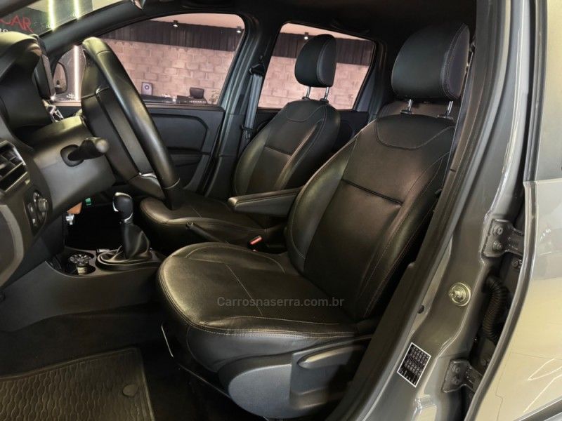 RENAULT DUSTER OROCH 1.3 TCE OUTSIDER 2023/2024 GRIFFCAR MULTIMARCAS DOIS IRMÃOS / Carros no Vale