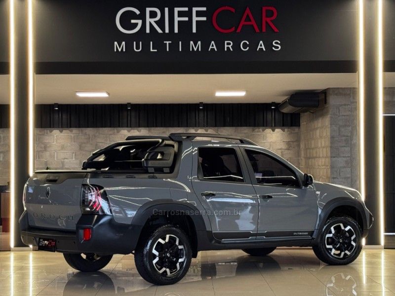 RENAULT DUSTER OROCH 1.3 TCE OUTSIDER 2023/2024 GRIFFCAR MULTIMARCAS DOIS IRMÃOS / Carros no Vale