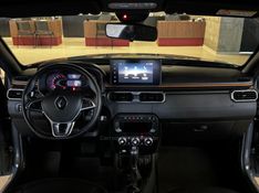 RENAULT DUSTER OROCH 1.3 TCE OUTSIDER 2023/2024 GRIFFCAR MULTIMARCAS DOIS IRMÃOS / Carros no Vale