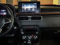 RENAULT DUSTER OROCH 1.3 TCE OUTSIDER 2023/2024 GRIFFCAR MULTIMARCAS DOIS IRMÃOS / Carros no Vale