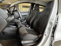 RENAULT KWID 1.0 12V SCE ZEN 2021/2022 GRIFFCAR MULTIMARCAS DOIS IRMÃOS / Carros no Vale