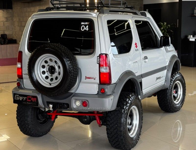SUZUKI JIMNY 1.3 4SPORT 4X4 16V 2014/2015 GRIFFCAR MULTIMARCAS DOIS IRMÃOS / Carros no Vale