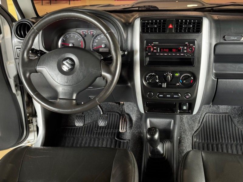 SUZUKI JIMNY 1.3 4SPORT 4X4 16V 2014/2015 GRIFFCAR MULTIMARCAS DOIS IRMÃOS / Carros no Vale