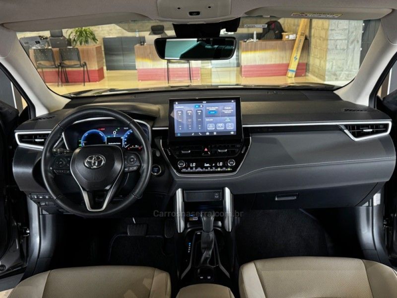 TOYOTA COROLLA 1.8 CROSS XRX 16V HÍBRIDO 2025/2026 GRIFFCAR MULTIMARCAS DOIS IRMÃOS / Carros no Vale TOYOTA COROLLA 1.8 CROSS XRX 16V HÍBRIDO 2025/2026 GRIFFCAR MULTIMARCAS DOIS IRMÃOS / Carros no Vale