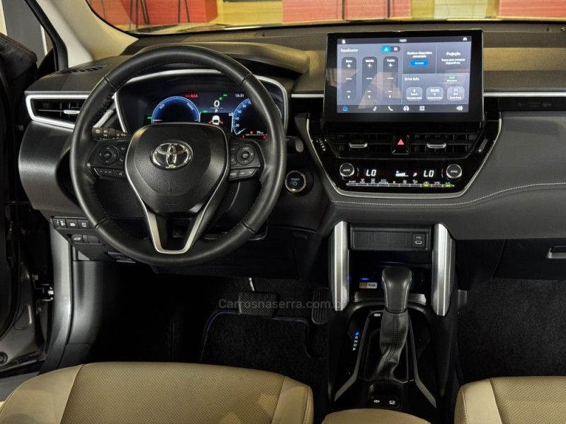 TOYOTA COROLLA 1.8 CROSS XRX 16V HÍBRIDO 2025/2026 GRIFFCAR MULTIMARCAS DOIS IRMÃOS / Carros no Vale TOYOTA COROLLA 1.8 CROSS XRX 16V HÍBRIDO 2025/2026 GRIFFCAR MULTIMARCAS DOIS IRMÃOS / Carros no Vale
