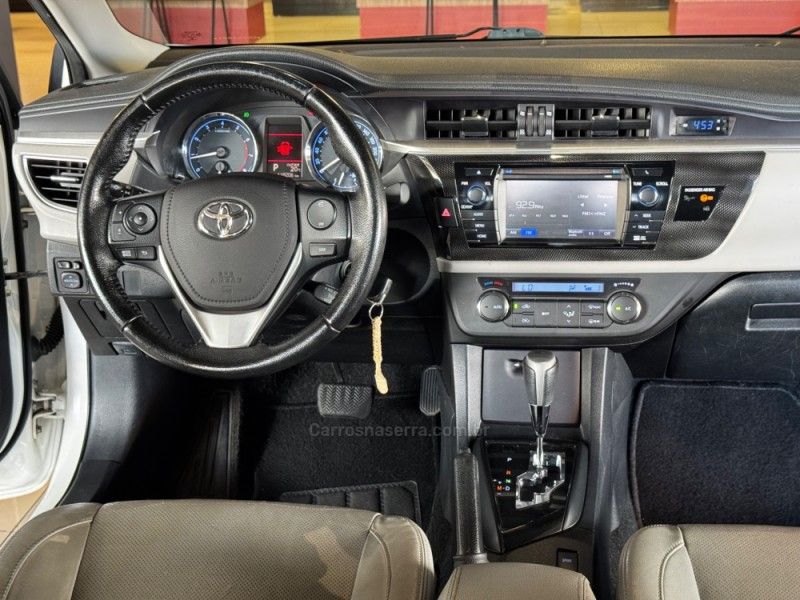 TOYOTA COROLLA 2.0 XEI 16V 2015/2016 GRIFFCAR MULTIMARCAS DOIS IRMÃOS / Carros no Vale TOYOTA COROLLA 2.0 XEI 16V 2015/2016 GRIFFCAR MULTIMARCAS DOIS IRMÃOS / Carros no Vale