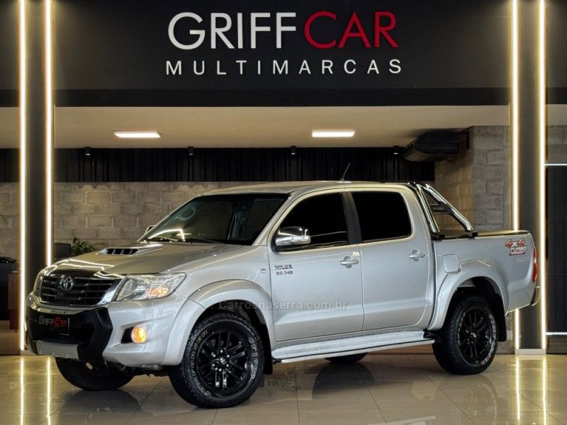 TOYOTA HILUX 3.0 SRV 4X4 CD 16V TURBO INTERCOOLER 2012/2013 GRIFFCAR MULTIMARCAS DOIS IRMÃOS / Carros no Vale TOYOTA HILUX 3.0 SRV 4X4 CD 16V TURBO INTERCOOLER 2012/2013 GRIFFCAR MULTIMARCAS DOIS IRMÃOS / Carros no Vale