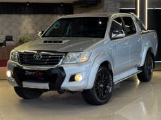 TOYOTA HILUX 3.0 SRV 4X4 CD 16V TURBO INTERCOOLER 2012/2013 GRIFFCAR MULTIMARCAS DOIS IRMÃOS / Carros no Vale