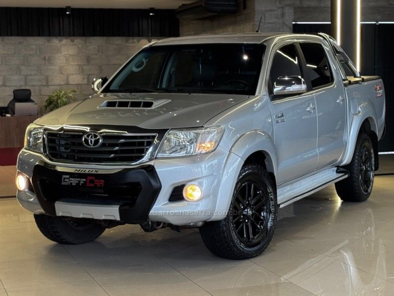 TOYOTA HILUX 3.0 SRV 4X4 CD 16V TURBO INTERCOOLER 2012/2013 GRIFFCAR MULTIMARCAS DOIS IRMÃOS / Carros no Vale TOYOTA HILUX 3.0 SRV 4X4 CD 16V TURBO INTERCOOLER 2012/2013 GRIFFCAR MULTIMARCAS DOIS IRMÃOS / Carros no Vale