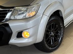 TOYOTA HILUX 3.0 SRV 4X4 CD 16V TURBO INTERCOOLER 2012/2013 GRIFFCAR MULTIMARCAS DOIS IRMÃOS / Carros no Vale