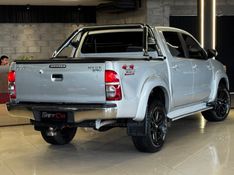 TOYOTA HILUX 3.0 SRV 4X4 CD 16V TURBO INTERCOOLER 2012/2013 GRIFFCAR MULTIMARCAS DOIS IRMÃOS / Carros no Vale