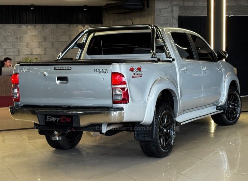 TOYOTA HILUX 3.0 SRV 4X4 CD 16V TURBO INTERCOOLER 2012/2013 GRIFFCAR MULTIMARCAS DOIS IRMÃOS / Carros no Vale TOYOTA HILUX 3.0 SRV 4X4 CD 16V TURBO INTERCOOLER 2012/2013 GRIFFCAR MULTIMARCAS DOIS IRMÃOS / Carros no Vale