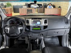 TOYOTA HILUX 3.0 SRV 4X4 CD 16V TURBO INTERCOOLER 2012/2013 GRIFFCAR MULTIMARCAS DOIS IRMÃOS / Carros no Vale
