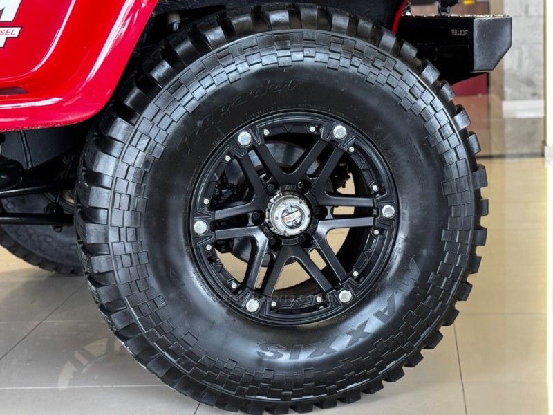 TROLLER T4 3.2 TGV 4X4 16V TURBO 2013/2014 GRIFFCAR MULTIMARCAS DOIS IRMÃOS / Carros no Vale TROLLER T4 3.2 TGV 4X4 16V TURBO 2013/2014 GRIFFCAR MULTIMARCAS DOIS IRMÃOS / Carros no Vale