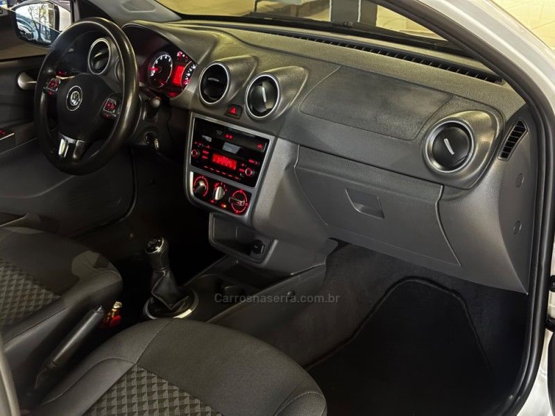 VOLKSWAGEN SAVEIRO 1.6 MI TRENDLINE CE 8V 2015/2016 GRIFFCAR MULTIMARCAS DOIS IRMÃOS / Carros no Vale VOLKSWAGEN SAVEIRO 1.6 MI TRENDLINE CE 8V 2015/2016 GRIFFCAR MULTIMARCAS DOIS IRMÃOS / Carros no Vale