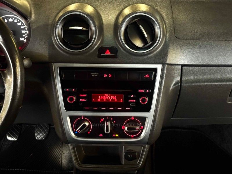 VOLKSWAGEN SAVEIRO 1.6 MI TRENDLINE CE 8V 2015/2016 GRIFFCAR MULTIMARCAS DOIS IRMÃOS / Carros no Vale VOLKSWAGEN SAVEIRO 1.6 MI TRENDLINE CE 8V 2015/2016 GRIFFCAR MULTIMARCAS DOIS IRMÃOS / Carros no Vale