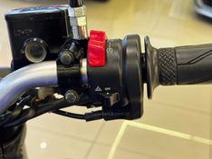 YAMAHA MT 03 ABS 2022/2022 GRIFFCAR MULTIMARCAS DOIS IRMÃOS / Carros no Vale