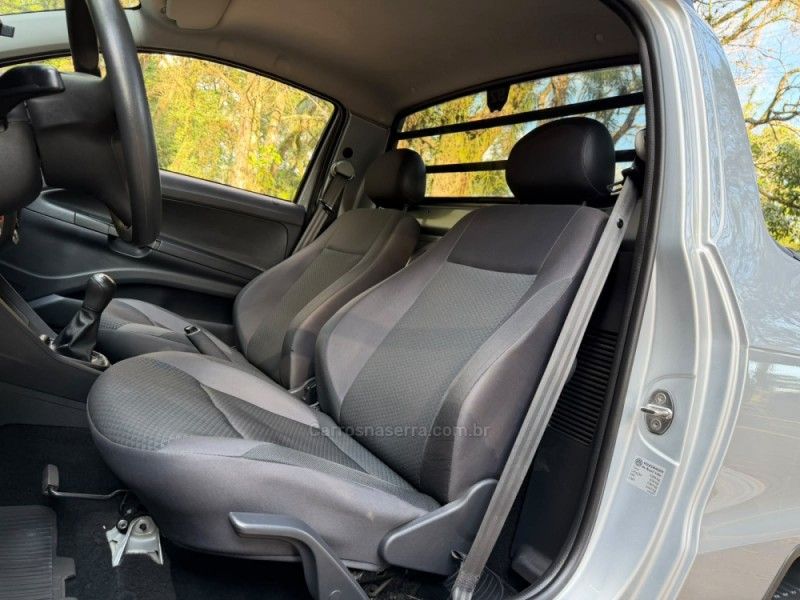 VOLKSWAGEN SAVEIRO 1.6 MSI ROBUST CS 8V 2021/2022 KASPER VEÍCULOS DOIS IRMÃOS / Carros no Vale