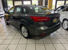 FORD FOCUS 2.0 SE PLUS FASTBACK 16V 2017/2017 PRIME MULTIMARCAS CAXIAS DO SUL / Carros no Vale