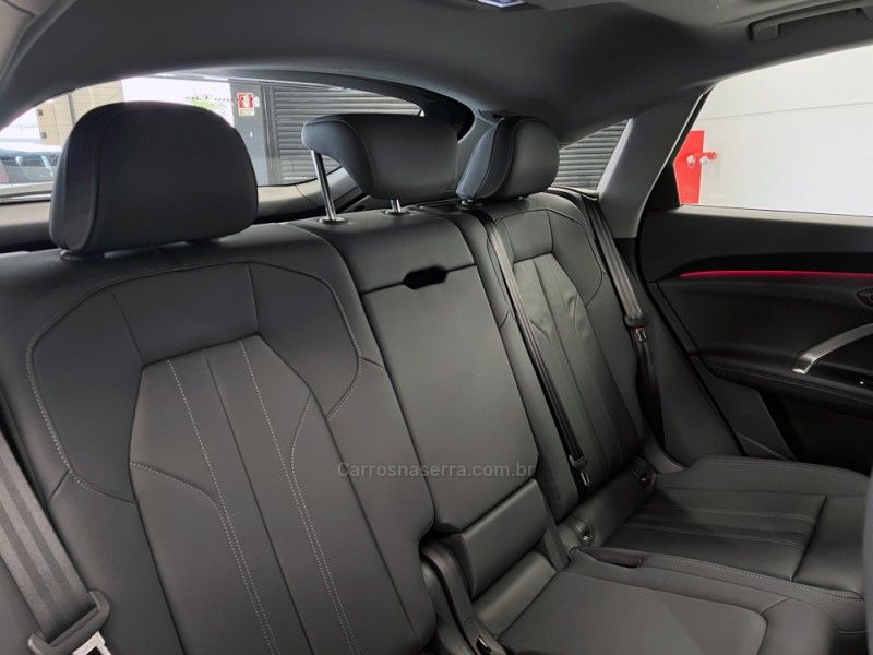 AUDI Q5 2.0 SPORTBACK S-LINE BLACK QUATTRO 2026/2026 ÓTIMA CAR FLORES DA CUNHA / Carros no Vale