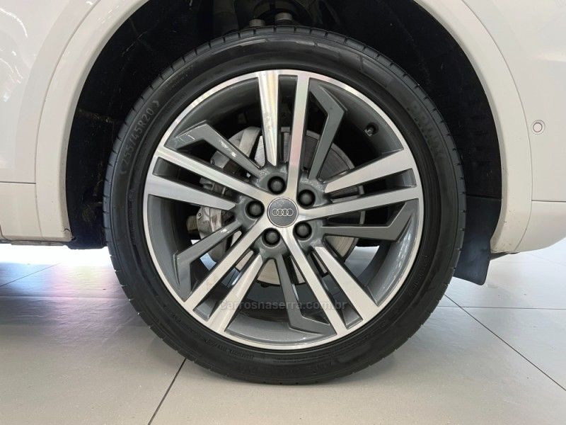 AUDI Q5 2.0 TSFI QUATTRO S TRONIC 16V 2018/2018 ÓTIMA CAR FLORES DA CUNHA / Carros no Vale AUDI Q5 2.0 TSFI QUATTRO S TRONIC 16V 2018/2018 ÓTIMA CAR FLORES DA CUNHA / Carros no Vale