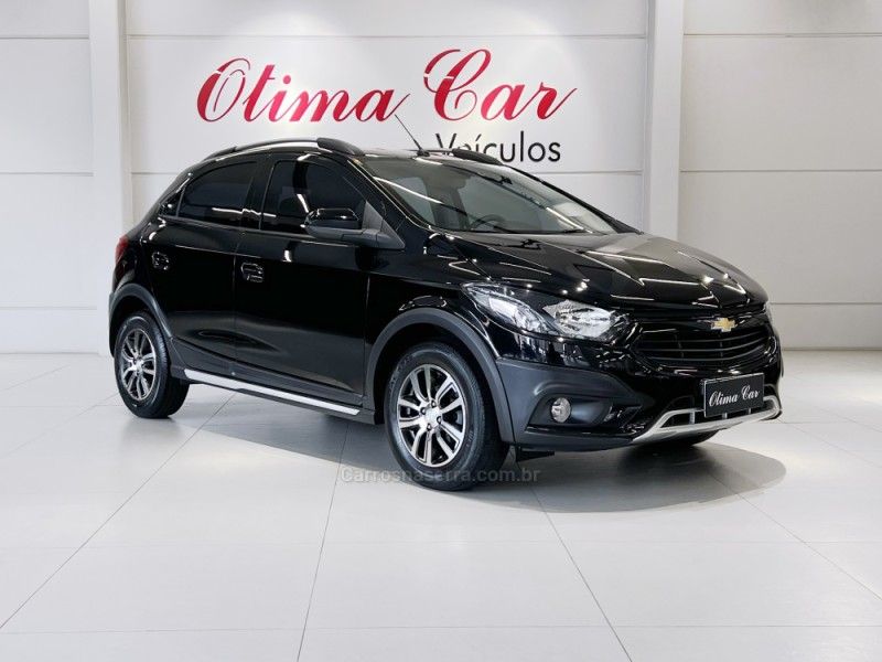 CHEVROLET ONIX 1.4 MPFI ACTIV 8V 2017/2018 ÓTIMA CAR FLORES DA CUNHA / Carros no Vale