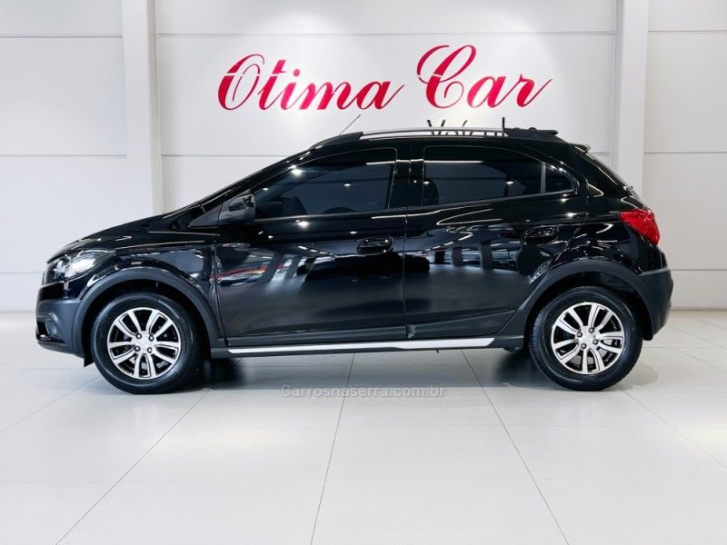 CHEVROLET ONIX 1.4 MPFI ACTIV 8V 2017/2018 ÓTIMA CAR FLORES DA CUNHA / Carros no Vale