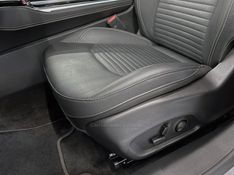 JEEP COMMANDER 1.3 LONGITUDE T270 16V 4X2 TURBO 2024/2025 ÓTIMA CAR FLORES DA CUNHA / Carros no Vale