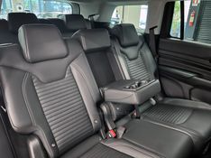 JEEP COMMANDER 1.3 LONGITUDE T270 16V 4X2 TURBO 2024/2025 ÓTIMA CAR FLORES DA CUNHA / Carros no Vale