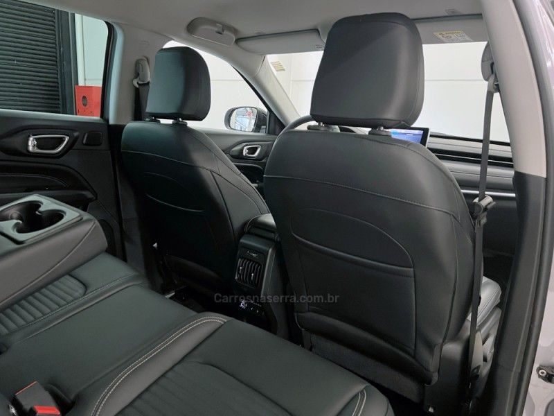JEEP COMMANDER 1.3 LONGITUDE T270 16V 4X2 TURBO 2024/2025 ÓTIMA CAR FLORES DA CUNHA / Carros no Vale JEEP COMMANDER 1.3 LONGITUDE T270 16V 4X2 TURBO 2024/2025 ÓTIMA CAR FLORES DA CUNHA / Carros no Vale