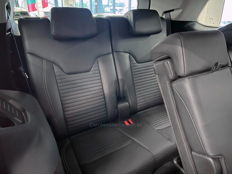 JEEP COMMANDER 1.3 LONGITUDE T270 16V 4X2 TURBO 2024/2025 ÓTIMA CAR FLORES DA CUNHA / Carros no Vale JEEP COMMANDER 1.3 LONGITUDE T270 16V 4X2 TURBO 2024/2025 ÓTIMA CAR FLORES DA CUNHA / Carros no Vale