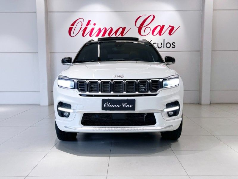 JEEP COMMANDER 2.0 OVERLAND HURRICANE 4X4 TURBO 2024/2025 ÓTIMA CAR FLORES DA CUNHA / Carros no Vale