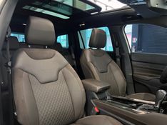 JEEP COMMANDER 2.0 OVERLAND HURRICANE 4X4 TURBO 2024/2025 ÓTIMA CAR FLORES DA CUNHA / Carros no Vale