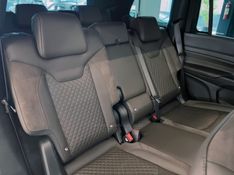 JEEP COMMANDER 2.0 OVERLAND HURRICANE 4X4 TURBO 2024/2025 ÓTIMA CAR FLORES DA CUNHA / Carros no Vale