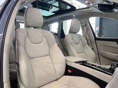 VOLVO XC60 2.0 T5 MOMENTUM 2019/2020 ÓTIMA CAR FLORES DA CUNHA / Carros no Vale