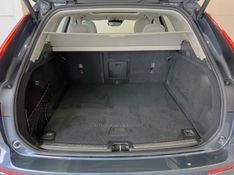 VOLVO XC60 2.0 T5 MOMENTUM 2019/2020 ÓTIMA CAR FLORES DA CUNHA / Carros no Vale