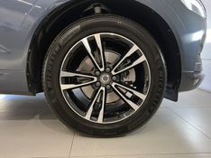 VOLVO XC60 2.0 T5 MOMENTUM 2019/2020 ÓTIMA CAR FLORES DA CUNHA / Carros no Vale