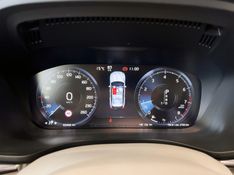 VOLVO XC60 2.0 T5 MOMENTUM 2019/2020 ÓTIMA CAR FLORES DA CUNHA / Carros no Vale