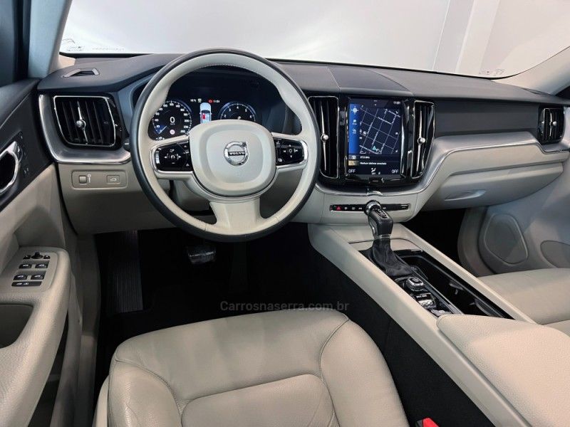 VOLVO XC60 2.0 T5 MOMENTUM 2019/2020 ÓTIMA CAR FLORES DA CUNHA / Carros no Vale VOLVO XC60 2.0 T5 MOMENTUM 2019/2020 ÓTIMA CAR FLORES DA CUNHA / Carros no Vale