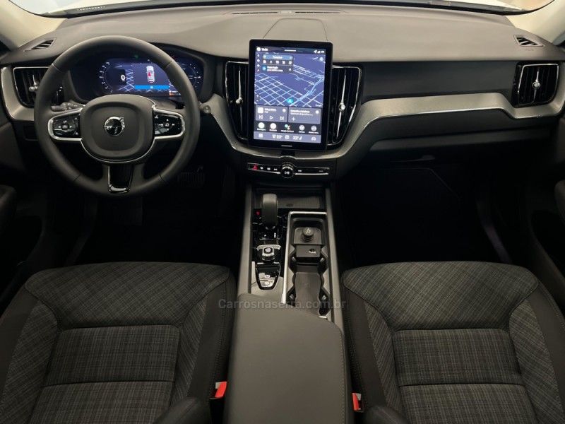 VOLVO XC60 2.0 T8 RECHARGE PLUS AWD HIBRIDO 2026/2026 ÓTIMA CAR FLORES DA CUNHA / Carros no Vale