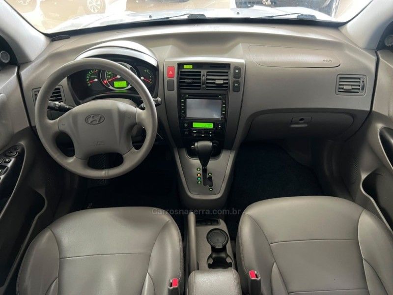 HYUNDAI TUCSON 2.0 MPFI GLS 16V 143CV 2WD 2016/2017 CIMIRRO AUTOMÓVEIS TAQUARA / Carros no Vale HYUNDAI TUCSON 2.0 MPFI GLS 16V 143CV 2WD 2016/2017 CIMIRRO AUTOMÓVEIS TAQUARA / Carros no Vale