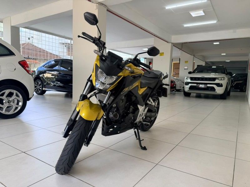 Honda Motos CB 300F TWISTER ABS 2024/2024 ANDRIGO VEÍCULOS CAXIAS DO SUL / Carros no Vale