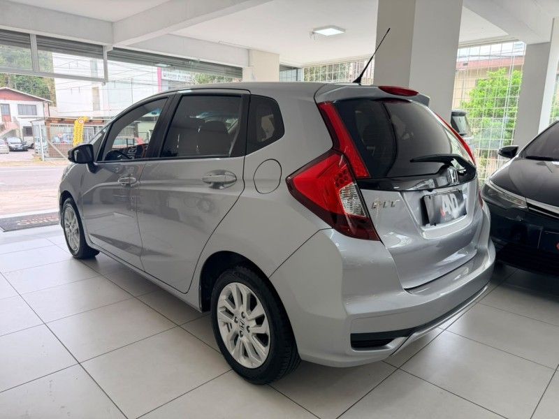 HONDA FIT 1.5 LX 16V 2018/2019 ANDRIGO VEÍCULOS CAXIAS DO SUL / Carros no Vale