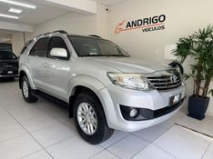 TOYOTA HILUX SW4 2.7 SR 4X2 16V 2012/2012 ANDRIGO VEÍCULOS CAXIAS DO SUL / Carros no Vale