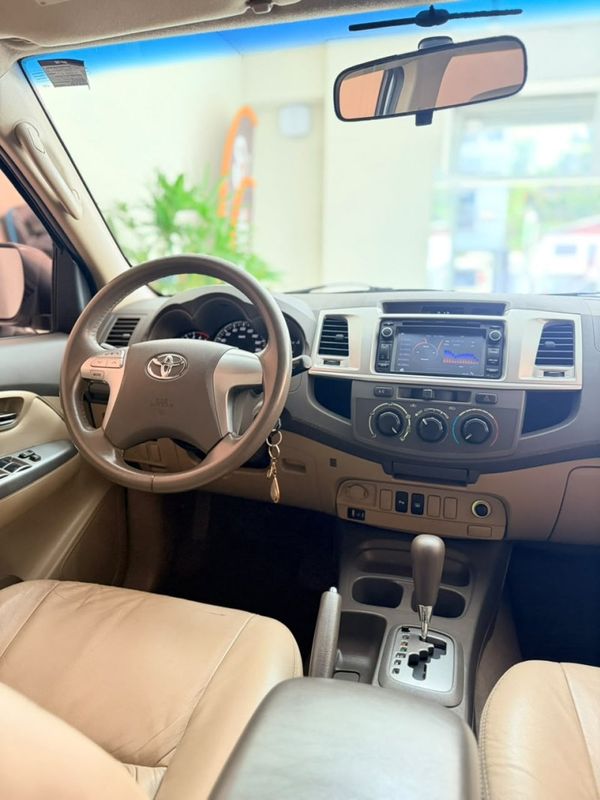 TOYOTA HILUX SW4 2.7 SR 4X2 16V 2012/2012 ANDRIGO VEÍCULOS CAXIAS DO SUL / Carros no Vale